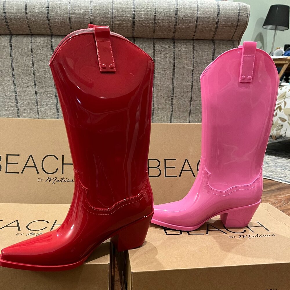 I GOT MY BOOTS ON THE GROUND